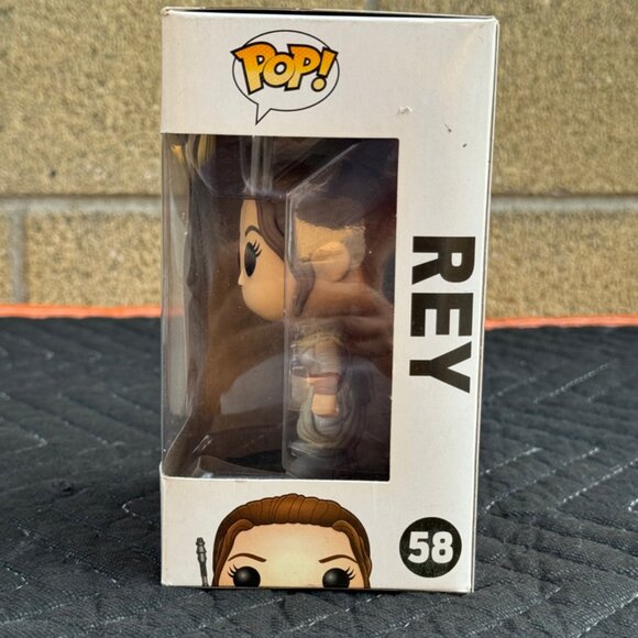 Funko POP! Bobble Head Star Wars Collectible Figure Rey #58 - Picture 2 of 8